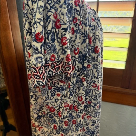 Westport Cream Tunic with Navy Floral and Red Accents - Picture 4 of 8